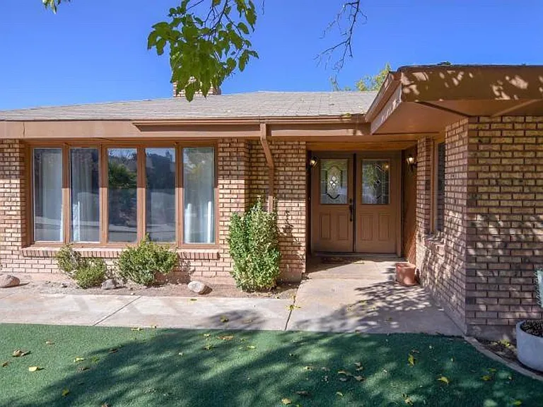 1035 Red Bud Cir — Photo 3