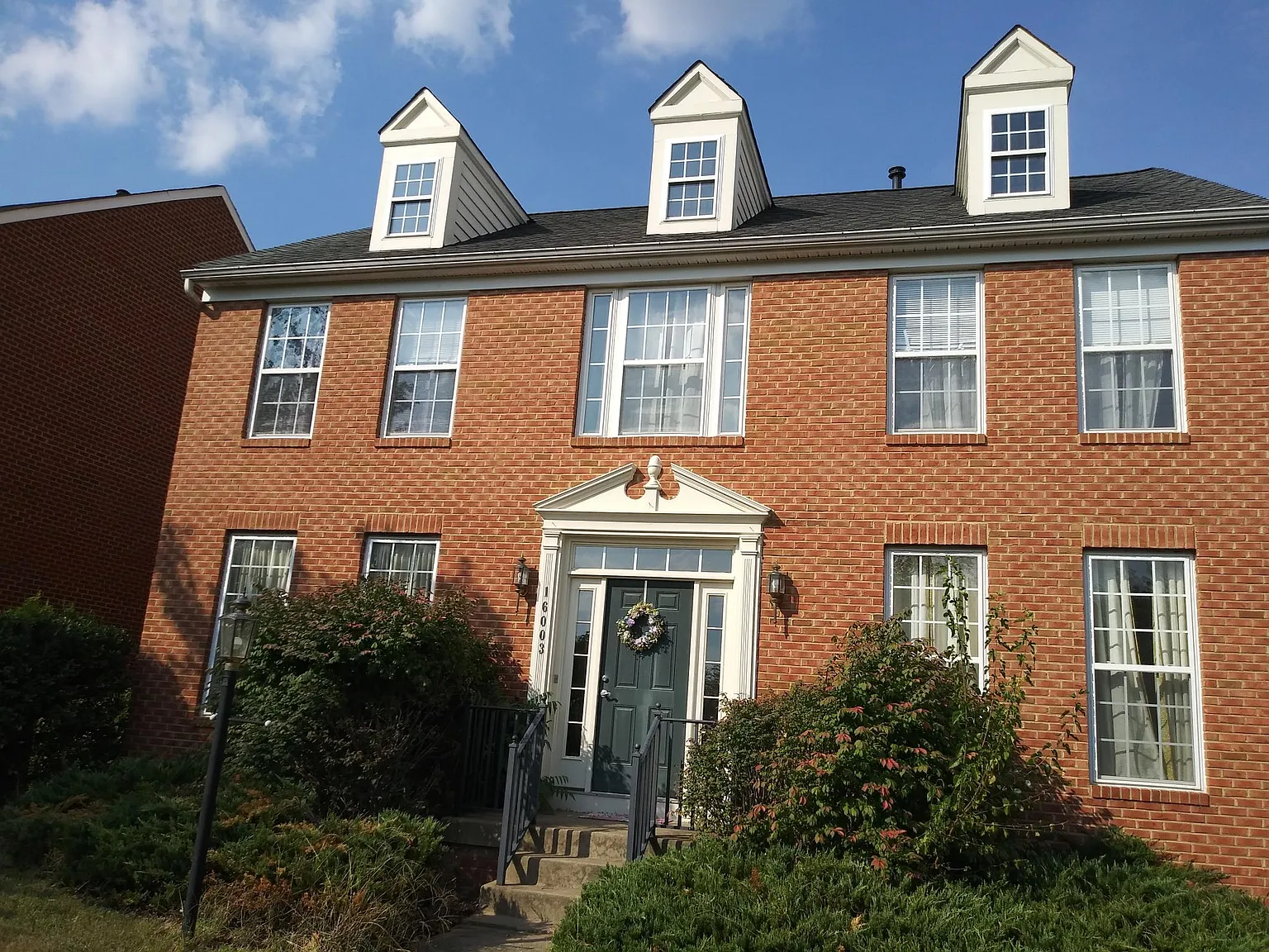 4 bed, 3.5 bath, 2980 sqft, $3,400 — Photo 1