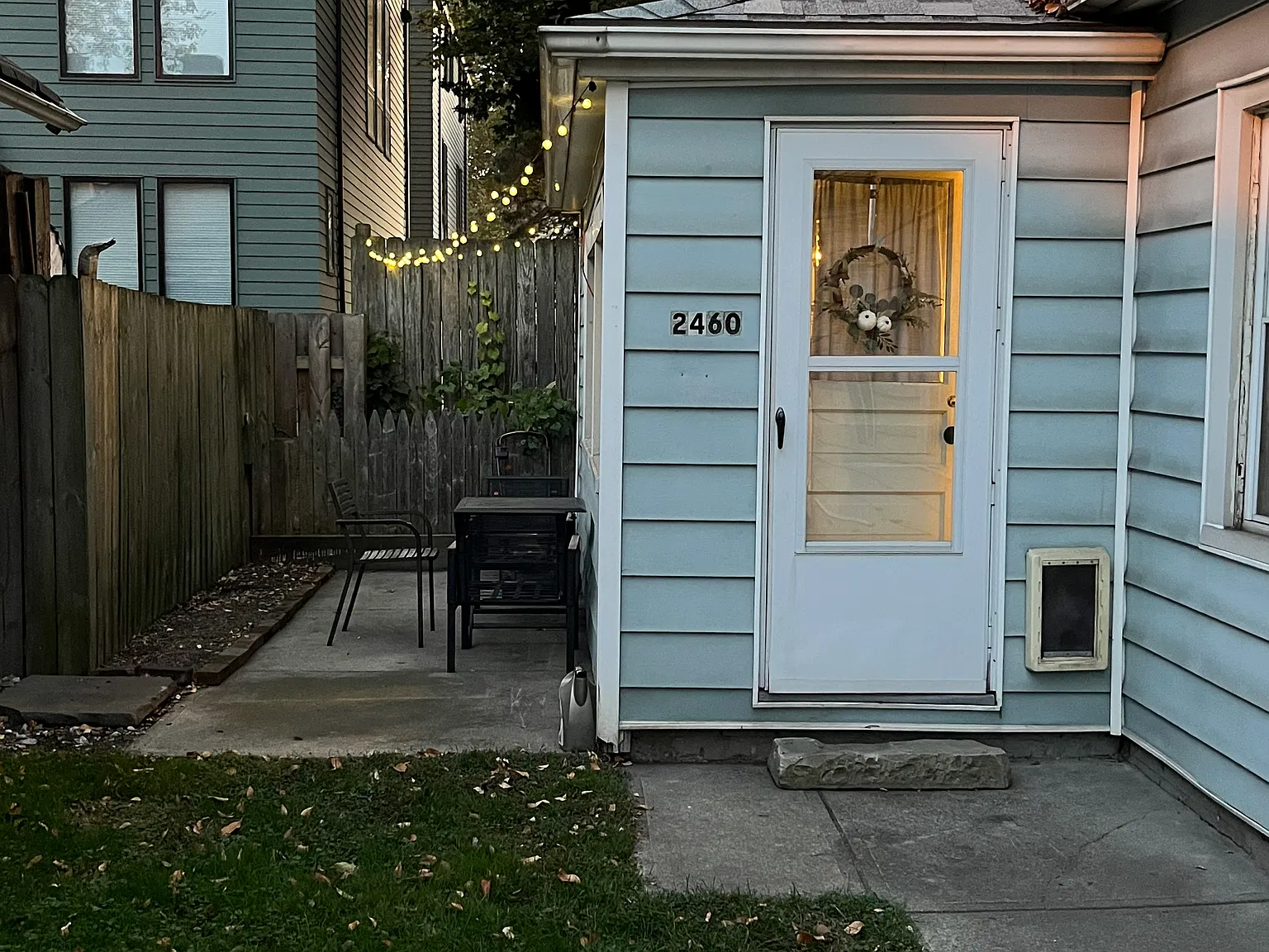 2 bed, 900 sqft, $1,600 — Photo 2