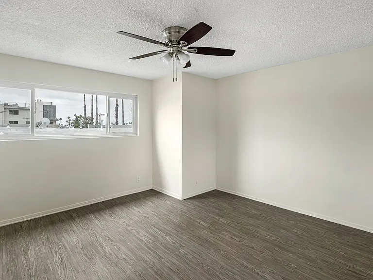 1808 N Harvard Blvd — Photo 12