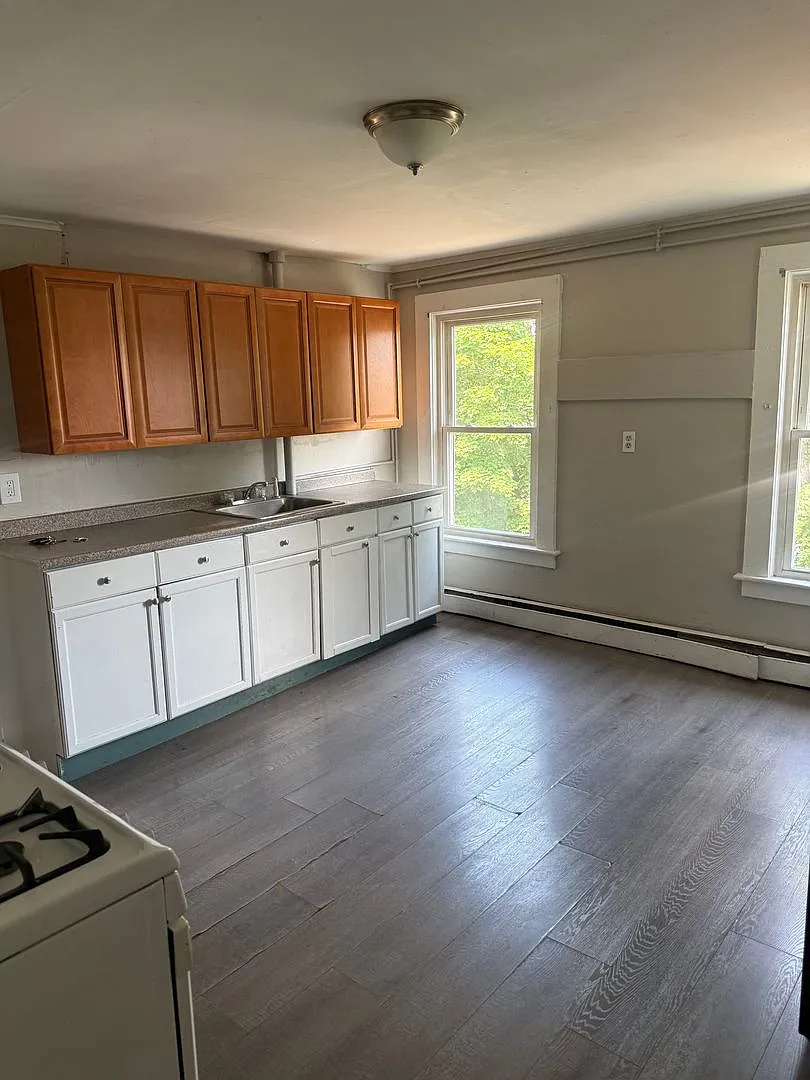 49 Brook Street — Photo 1