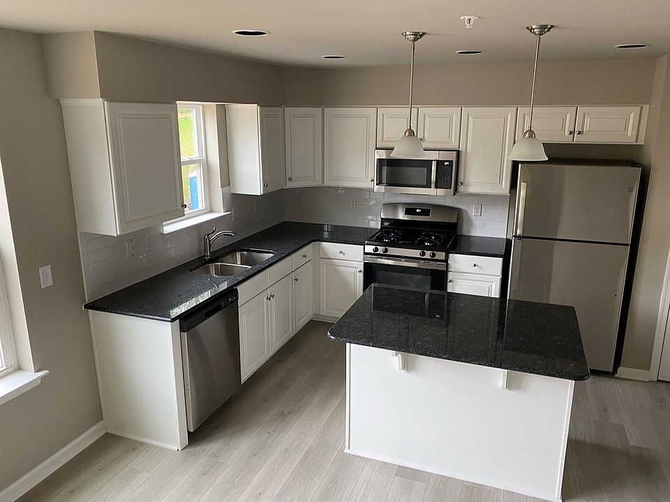 2nd image of 34 Frederick St #101