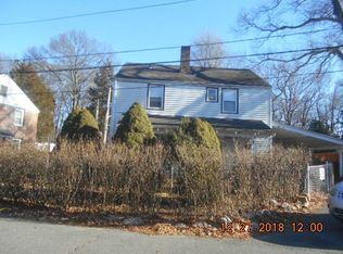 128-130 Dupont Pl, Bridgeport, CT 06610