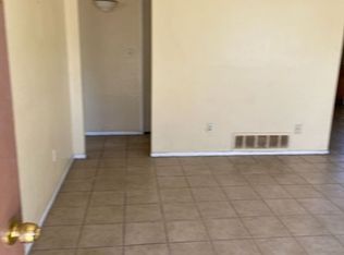 Adelaide1707, Tucson, AZ 85719