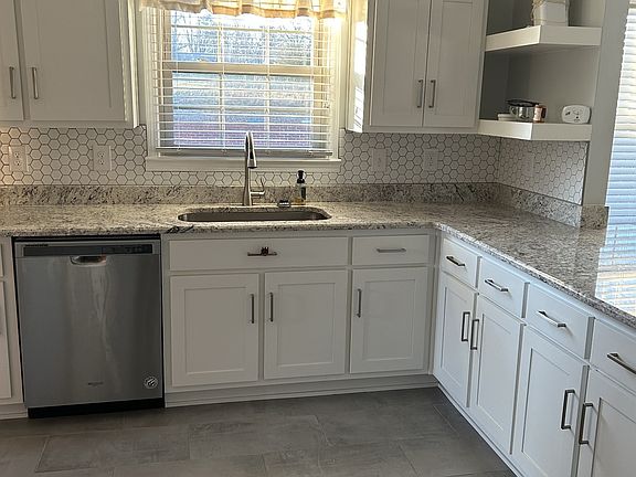 5th image of 815 Royal Elm Cir