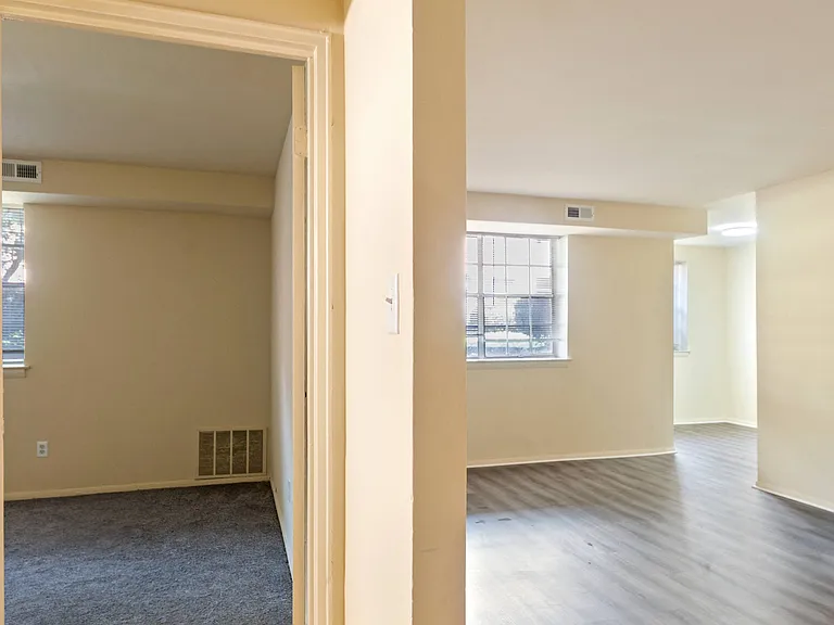 Pebble Hill Apartments — Photo 6