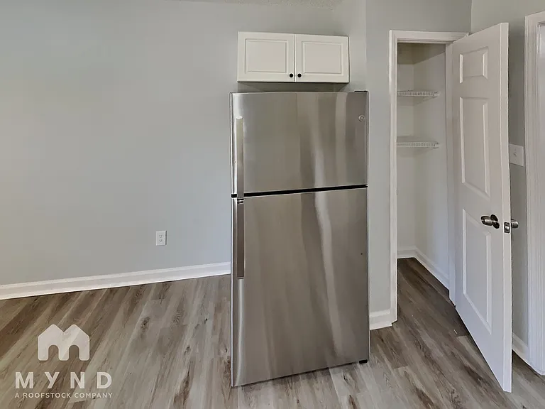 5419 Howard St — Photo 6