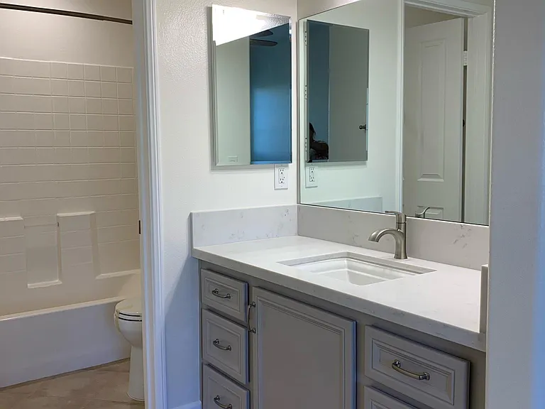 Bedroom 2 Ensuite Bath