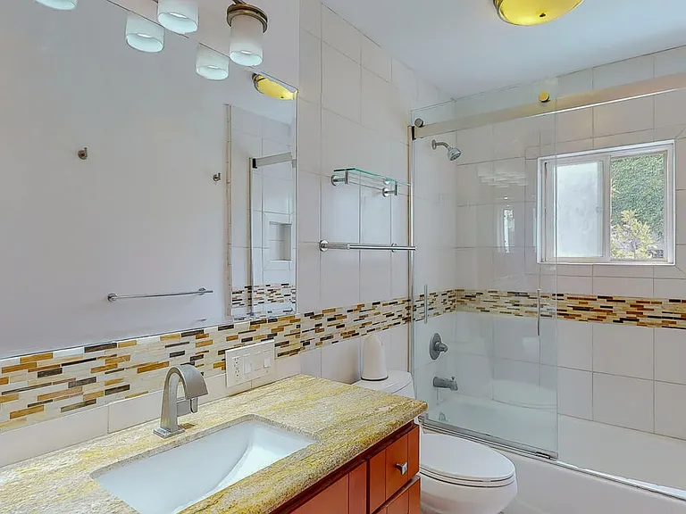 1011 N La Jolla Ave — Photo 15