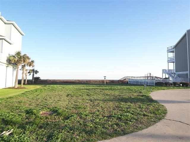 1st image of 7 S Shore Dr