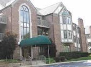 814 Deer Ct, Plymouth, MI 48170