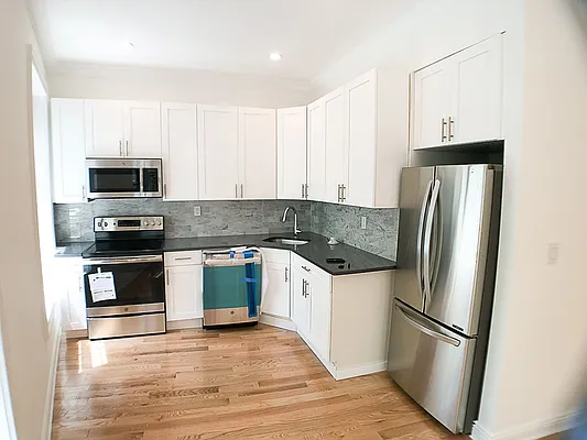 Rented by Francine Realty | media 18