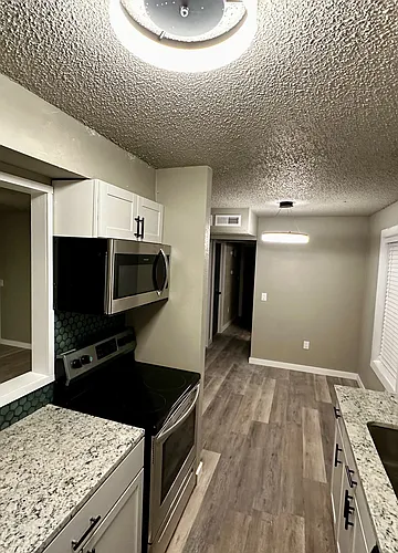 1200 N Cedar Ave Photo 1