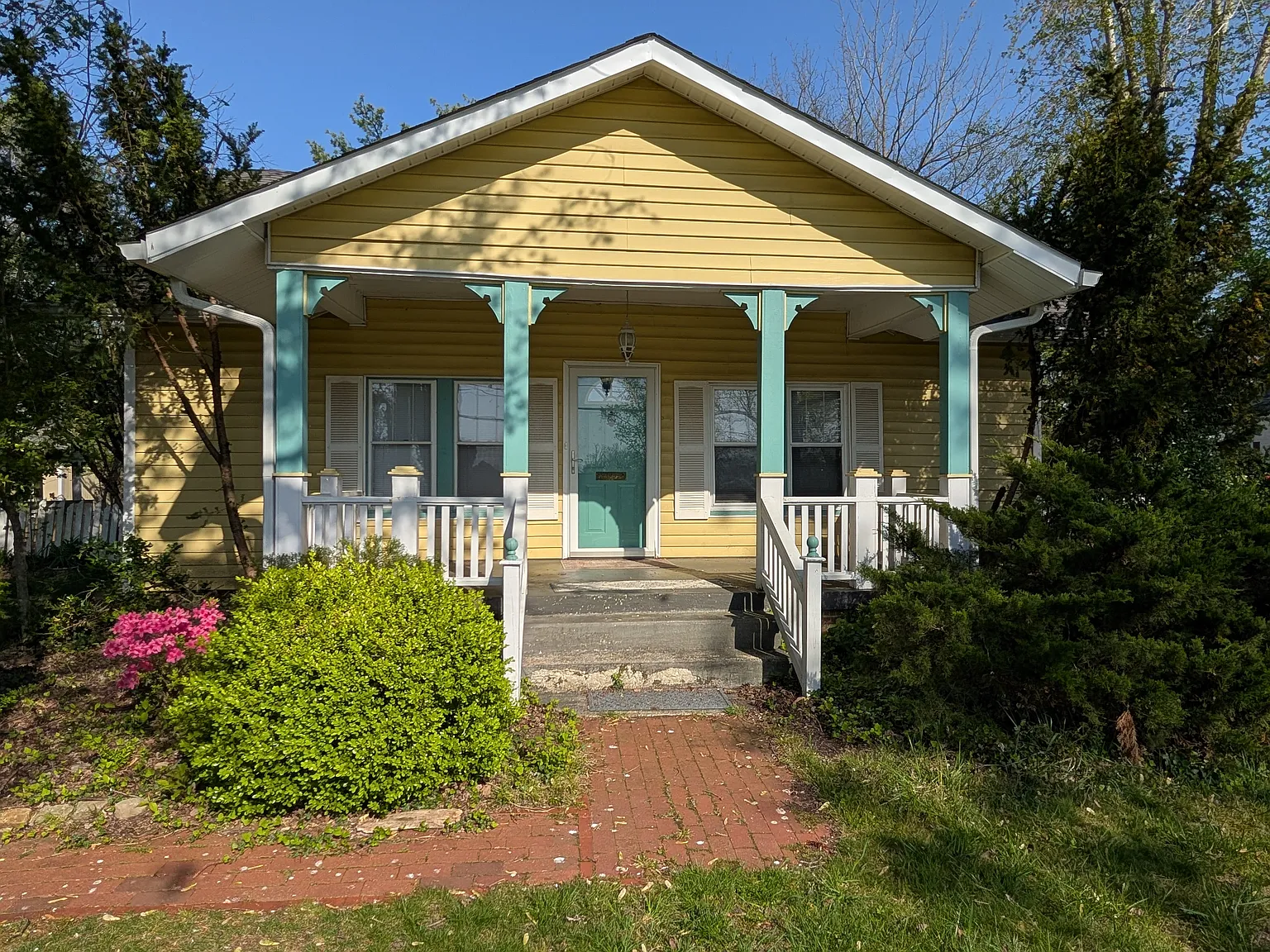 3 bed, 1650 sqft, $2,100 — Photo 1