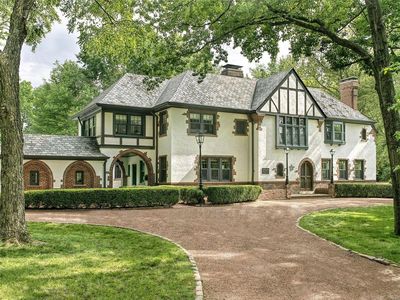 7948 Park Dr, Saint Louis, MO, 63117