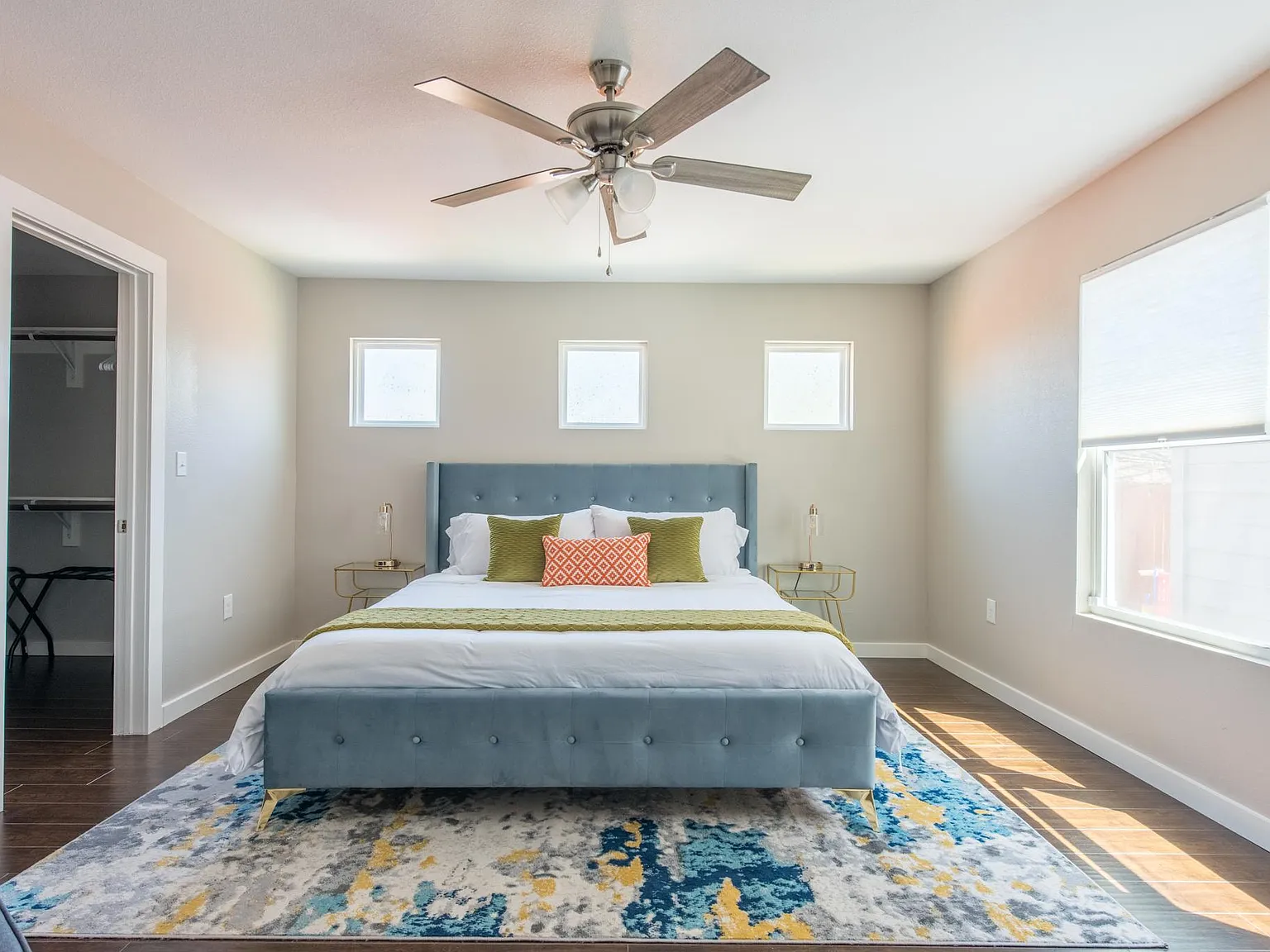 708 S Olive St — Photo 2