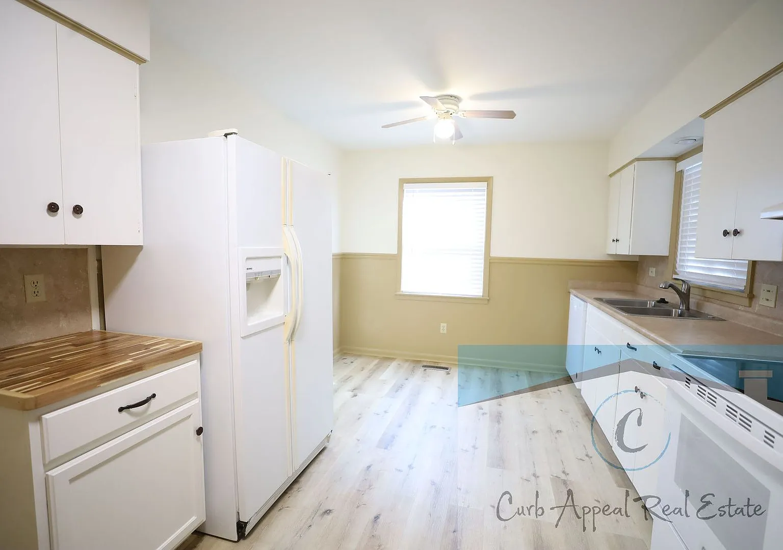 Completely Renovated 2 Bed 1 Bath Duplex with Fenced Yard — Photo 3