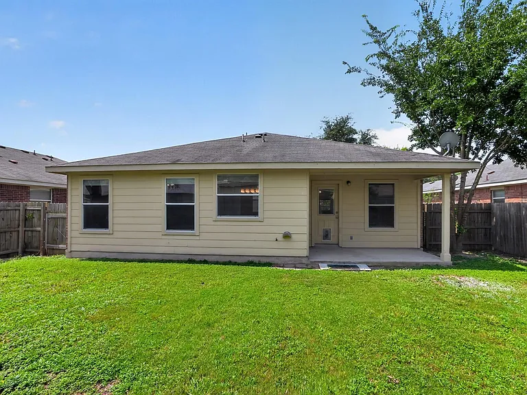 111 Mossy Rock Cv — Photo 14