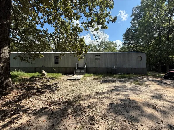 892 Hanks St, Trinity, TX 75862
