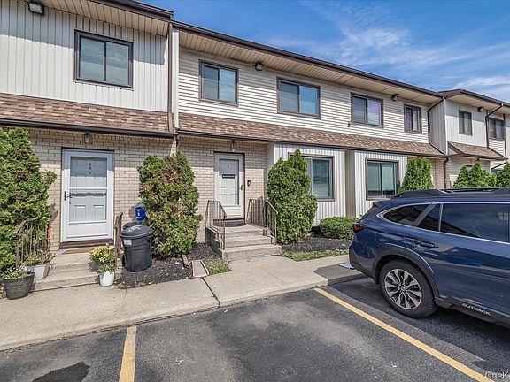2nd image of 15 Franklin Place #5