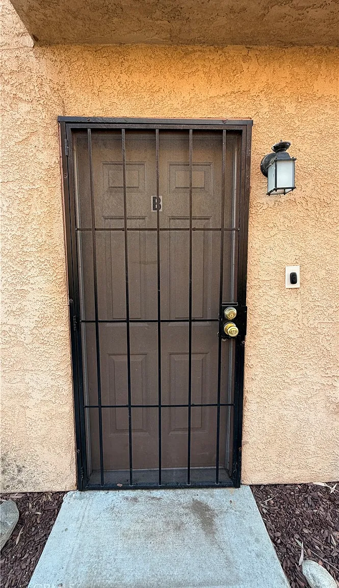3 bed, 1072 sqft, $1,650 — Photo 2