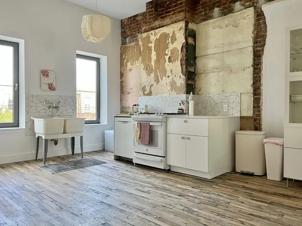 285a Kingsland Avenue image 2 of 12