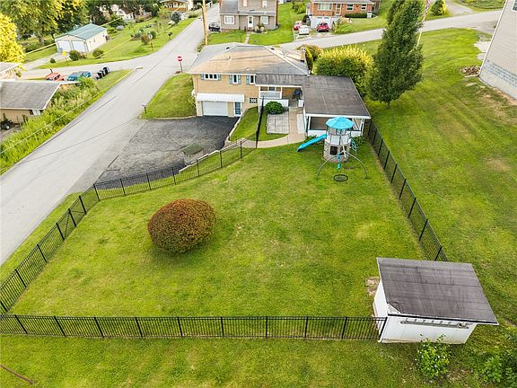 4th image of 22 Levin Dr