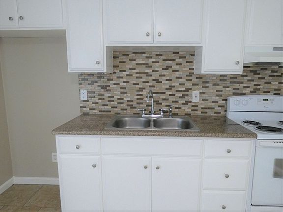 3rd image of 2051 Cedar Ave APT 8
