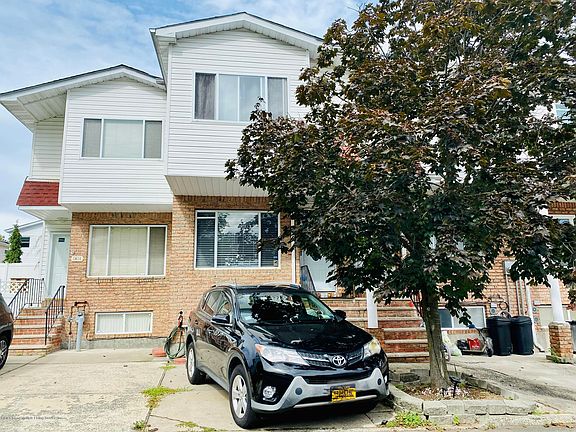 2nd image of 79 Cranford Ct