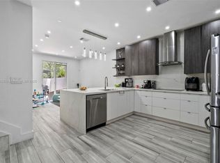 10705 NW 74th Ter, Doral, FL 33178