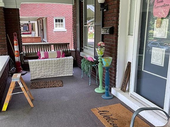 Front porch swing