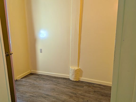 Office Area (6' x 8')