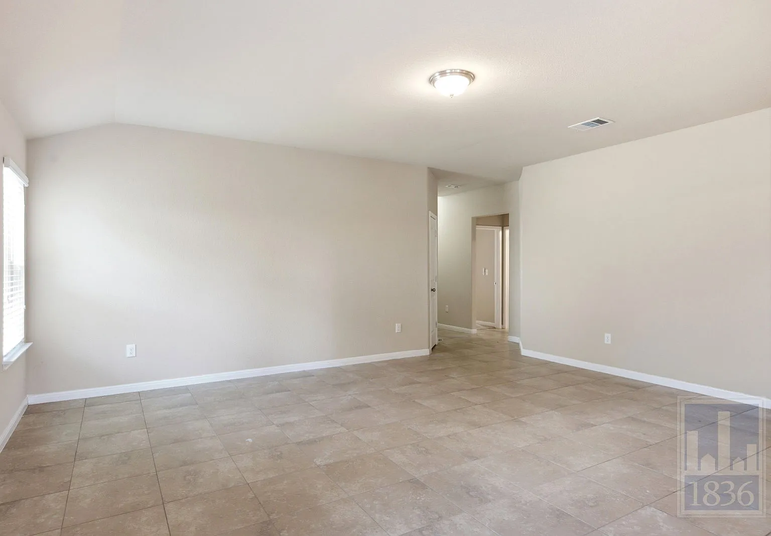 3 bed, 2.0 bath, 1613 sqft, $2,200 — Photo 3