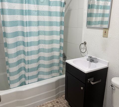 2nd image of 2909 S Hydraulic Ave #2911