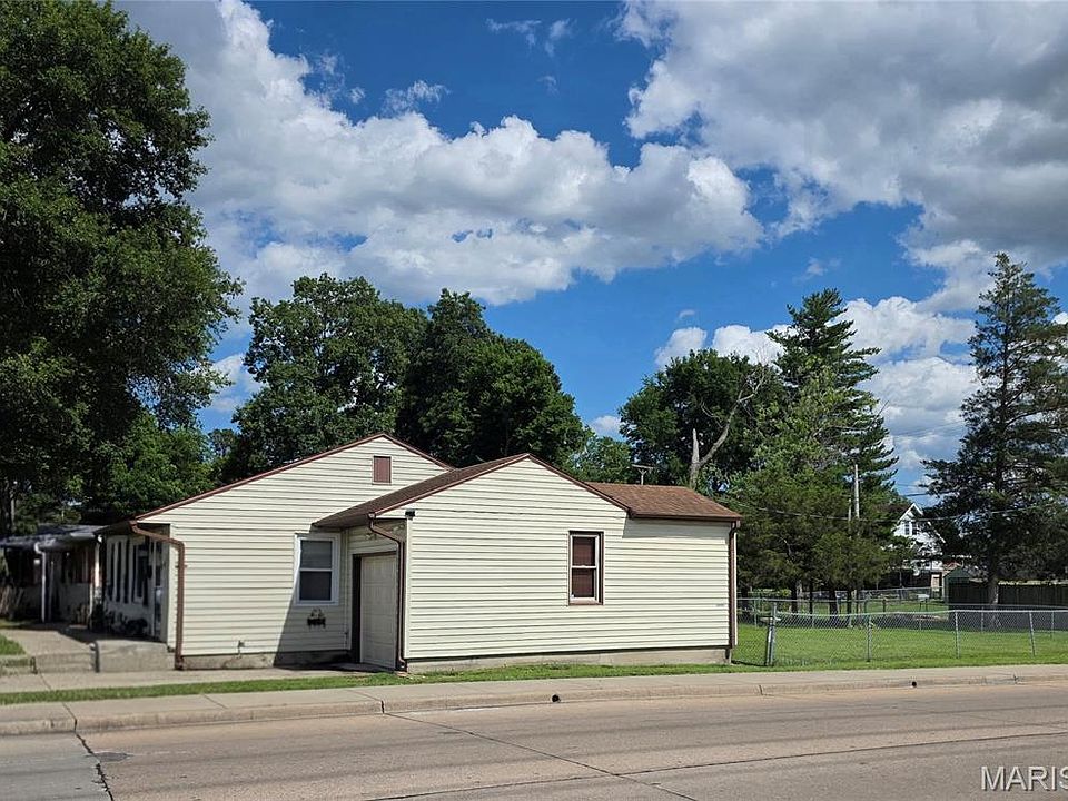 2nd image of 2021 Lacey St