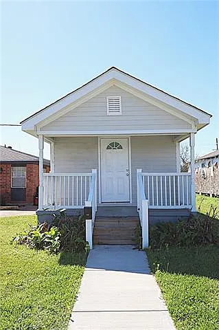 806 Estalote Ave
