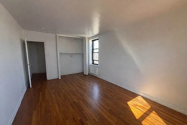 Bedroom, photo 2