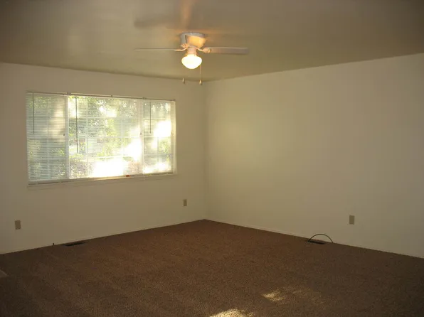 219 E Denver St, Caldwell, ID 83605
