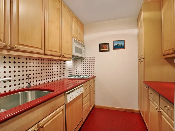 250 West 27th Street image 1 of 4