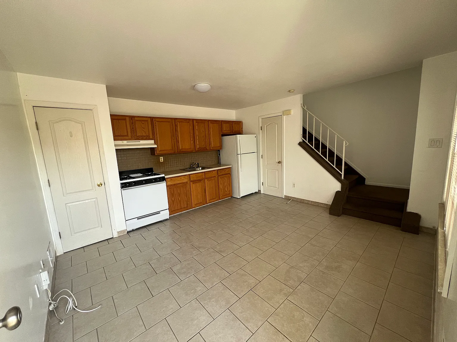 1 bed, 700 sqft, $1,900 — Photo 2