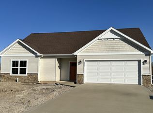 6327 Hunter Wood Dr, Fort Wayne, IN 46835