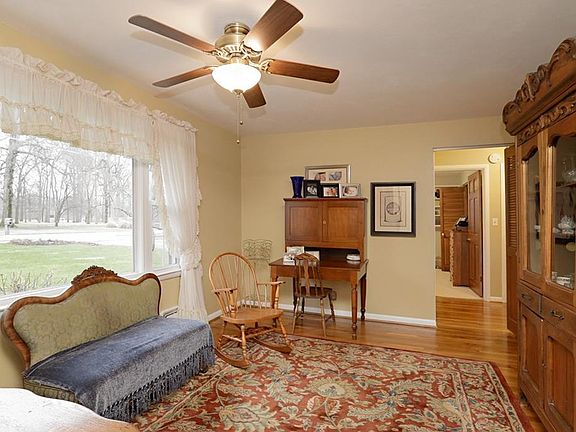 5th image of 481 Lakeview Dr