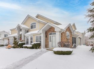 9513 Georgetown Ln #17B, Crystal Lake, IL 60014