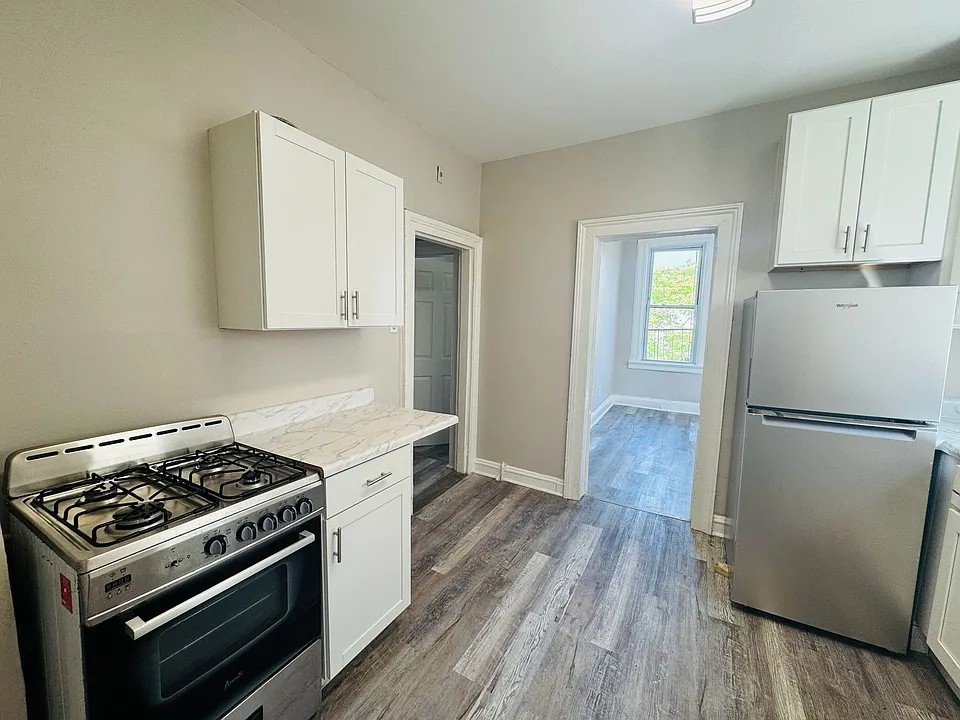 6 Jordan Ave #4E