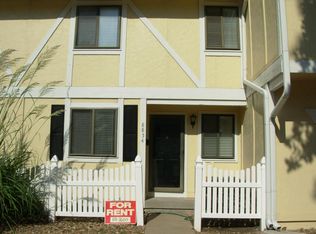 8854 Carriage Rd, Lenexa, KS 66215