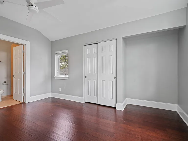 2370 Elm St — Photo 32