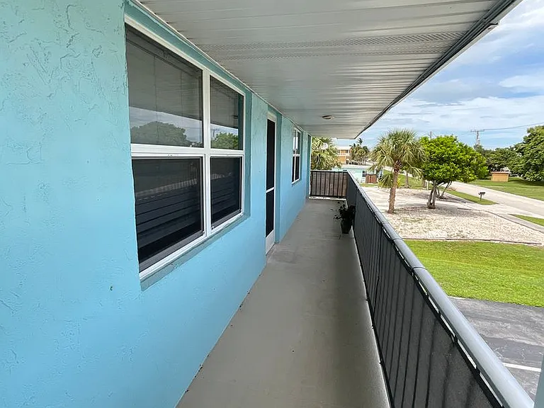 661 Hernando St — Photo 15