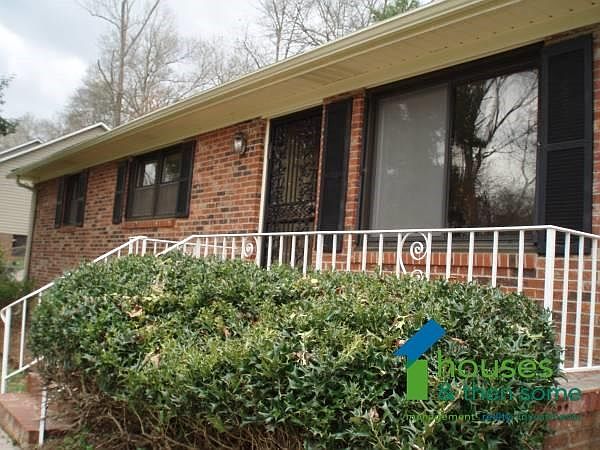 1st image of 27 Flower Dr