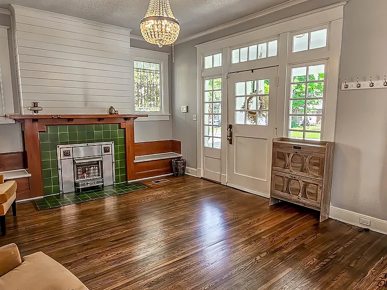 1389 Agnes Pl — Photo 6