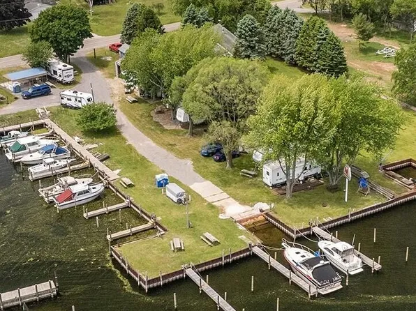 846 S Lakeshore Dr N, Ludington, MI 49431